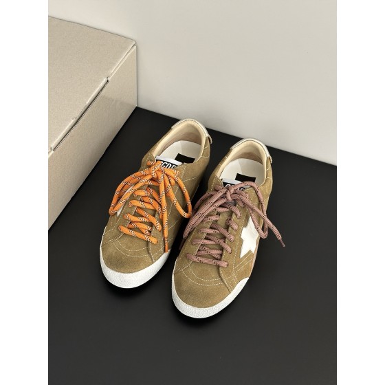 Women's True-Star in tobacco-colored suede with white star and platinum heel tab