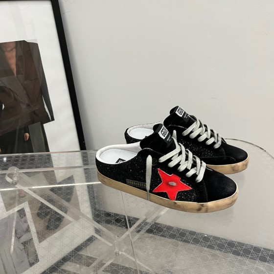 Super-Star Sabot Golden Goose Deluxe Brand 2025 SNERKERS Black and red checkered pattern