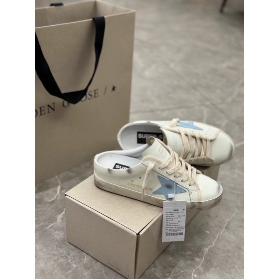 Super-Star Sabot Golden Goose Deluxe Brand 2025 SNERKERS WITH BLUE STAR