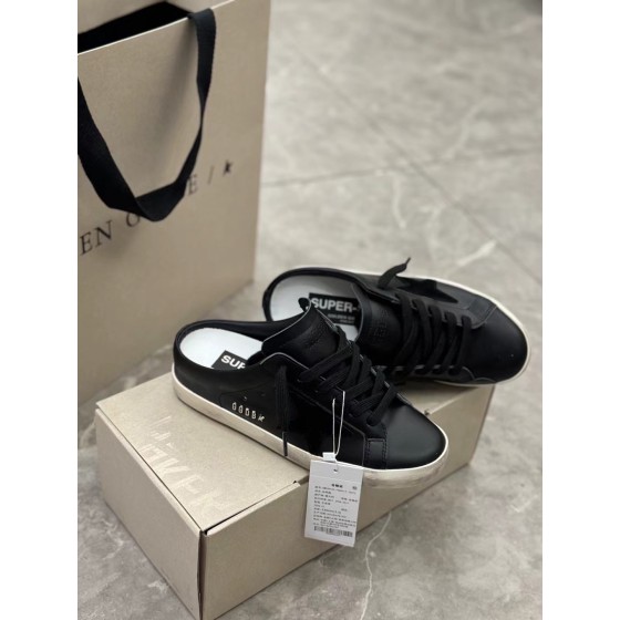 Super-Star Sabot Golden Goose Deluxe Brand 2025 SNERKERS Super-Star Sabot Golden Goose Deluxe Brand 2025 SNERKERS WITH BLACK STARWITH BLUE STAR