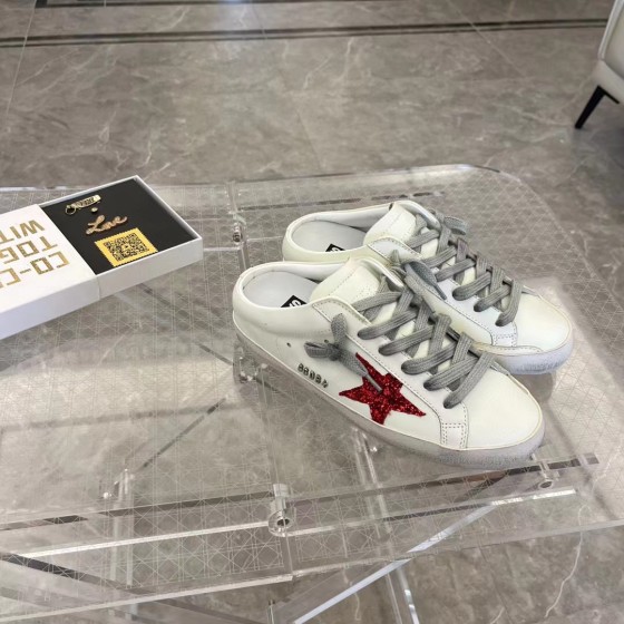 Super-Star Sabot Golden Goose Deluxe Brand 2025 SNERKERS WITH Red Star