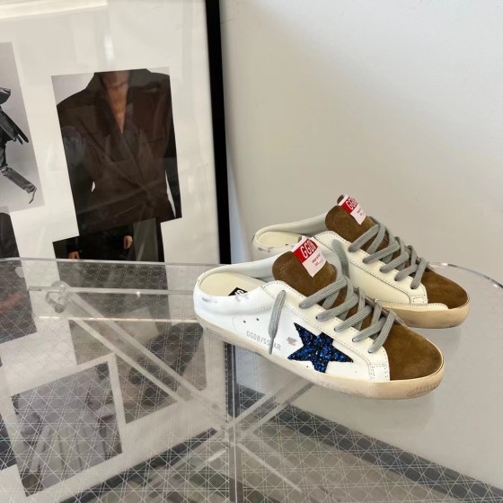 Super-Star Sabot Golden Goose Deluxe Brand 2025 SNERKERS Black And Blue Stars