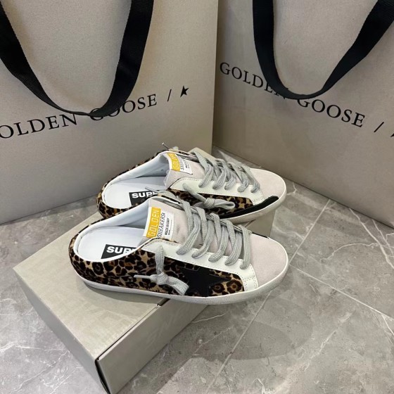 Super-Star Sabot Golden Goose Deluxe Brand 2025 SNERKERS Leopard print slippers